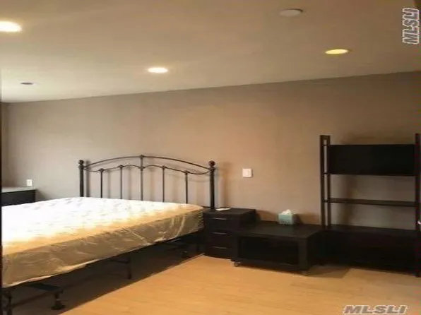 13235 41st Rd APT 6C, Flushing, NY 11355