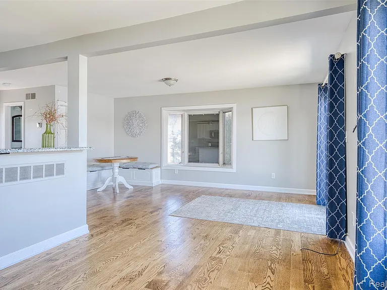 10094 Elizabeth Lake Rd — Photo 10