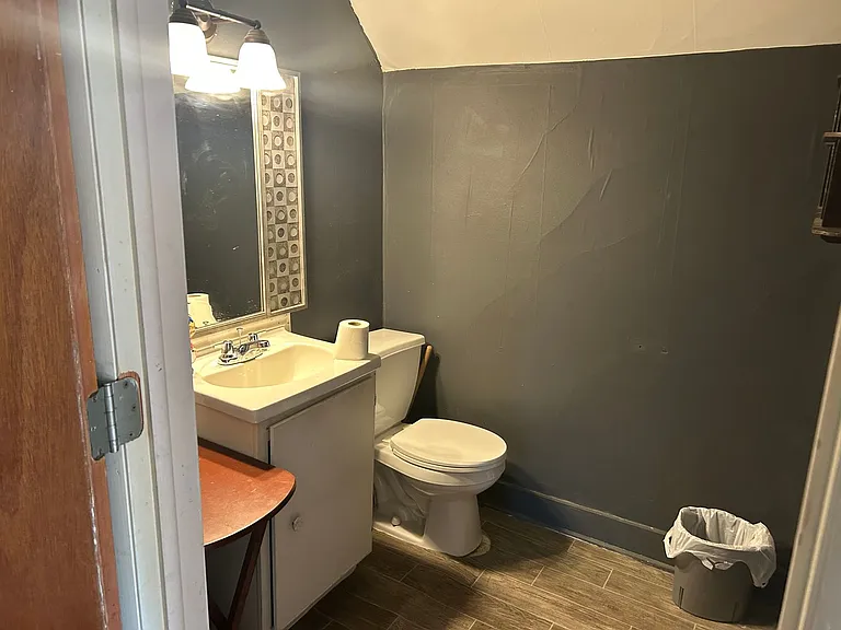 206 E Main St — Photo 10