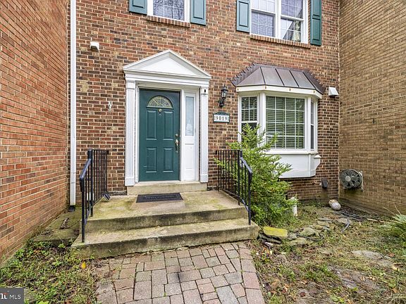 2nd image of 9019 Golden Leaf Ct