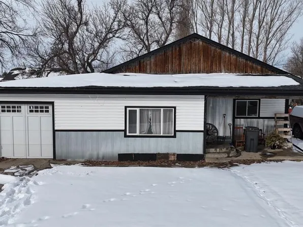 150 S 1st St W, Magrath, AB T0K 1J0