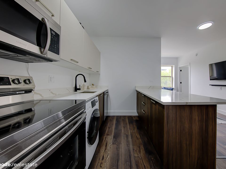 1st image of 1551 W Hollywood Ave #305