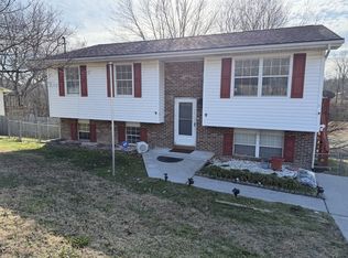 610 Red Bud Ln, Oliver Springs, TN 37840