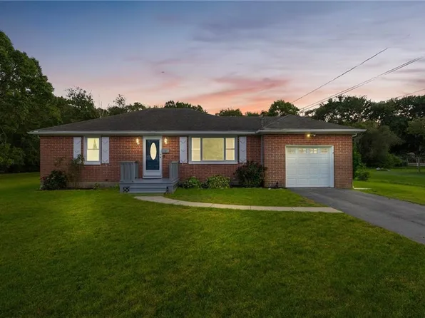 65 Central Ave, Warren, RI 02885