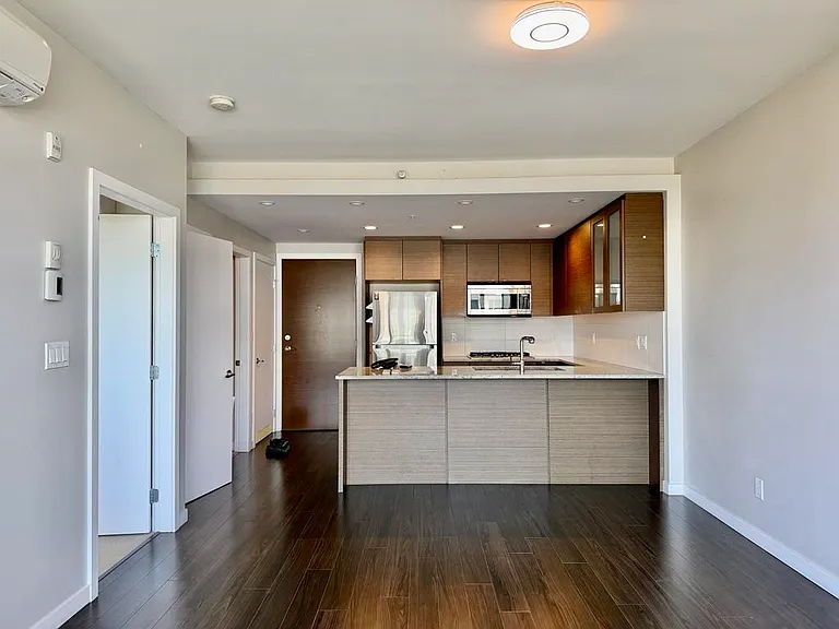 6311 Cambie St #506 — Photo 5