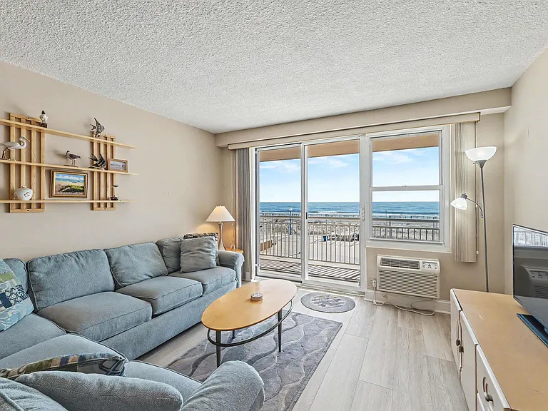 9400 Atlantic Ave #305 — Photo 3