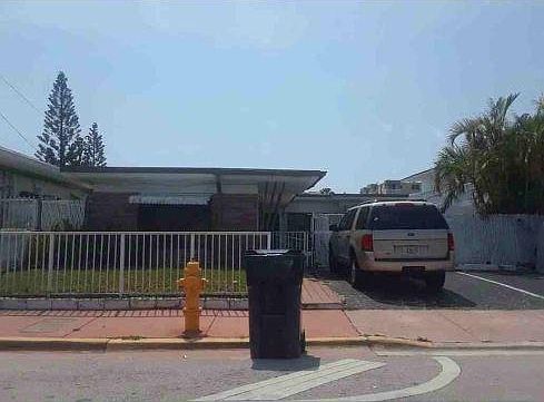 1st image of 7965 Crespi Blvd