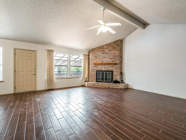 1006 Silbury Dr — Photo 6