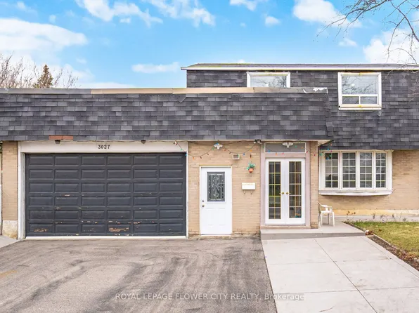 3027 Coral Dr, Mississauga, ON L4T 1Z2