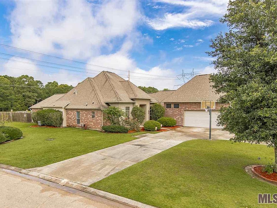 1st image of 26261 Pinecrest Dr