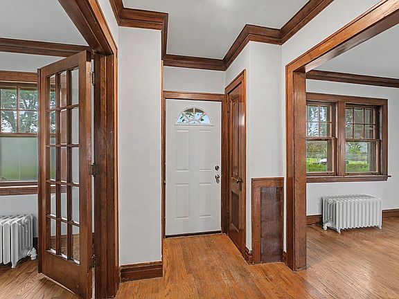 5th image of 24 N Belmont Ave