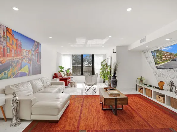 2768 Carambola Circle S #301, Coconut Creek, FL 33066