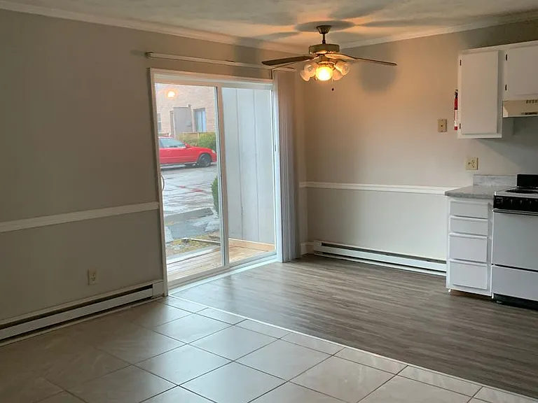 102 McConnell St — Photo 5