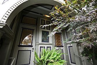 Entrance :: 254 Castro St.
