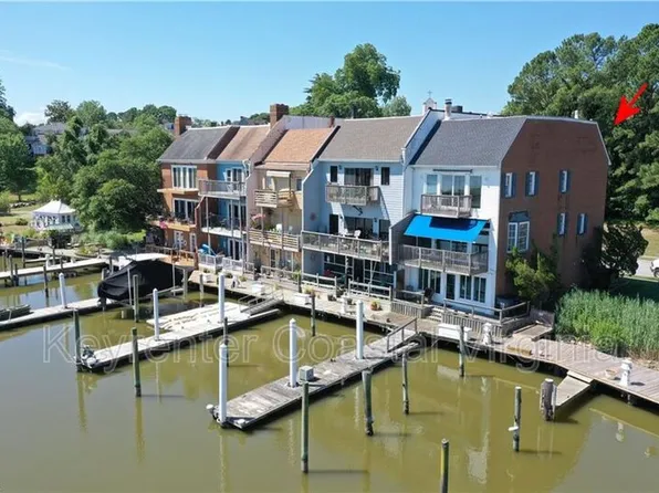 108 Commerce St, Smithfield, VA 23430