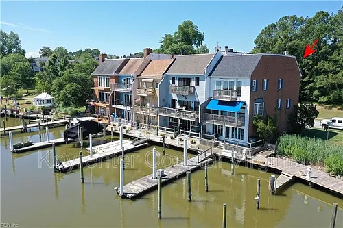 108 Commerce St Photo 1