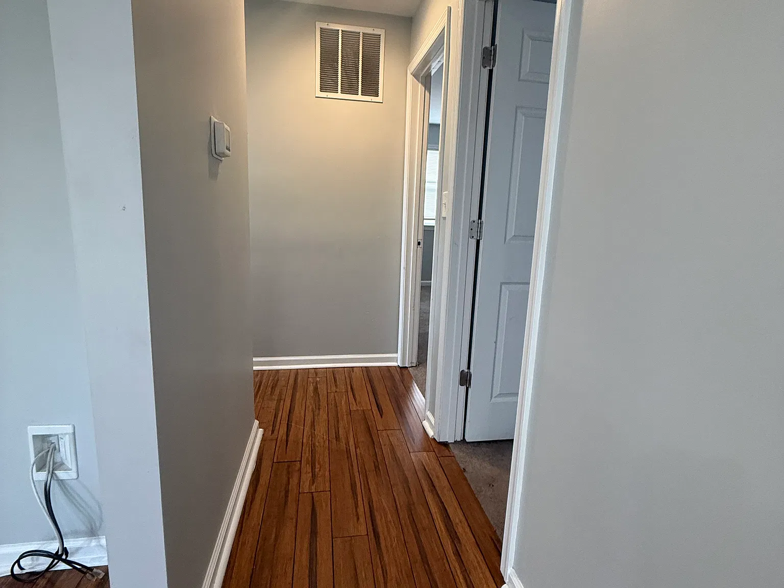 3 bed, 1.5 bath, 1100 sqft, $3,200 — Photo 4