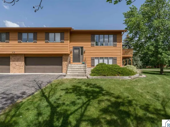 45 Restless Ct APT 101, North Mankato, MN 56003