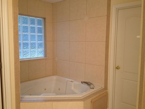 5th image of 8332 Shenandoah Dr