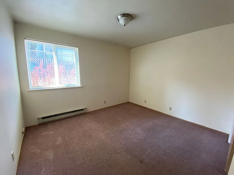 University Court Apartments — Photo 70