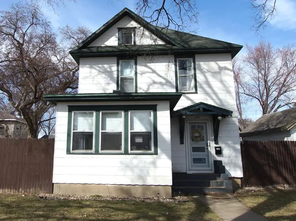 413 8th Ave SE, Aberdeen, SD 57401