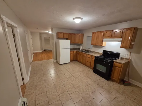 152 Washington St #2, New Bedford, MA 02740