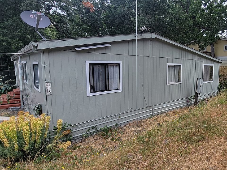 2nd image of 308 NE Kirby Ave