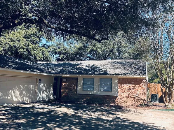 3906 Almington Ln, Houston, TX 77088