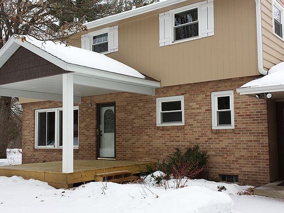 3rd image of 612 1st St N