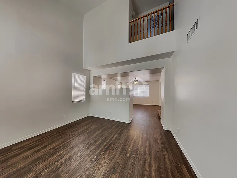 17403 W Langer Ln — Photo 8