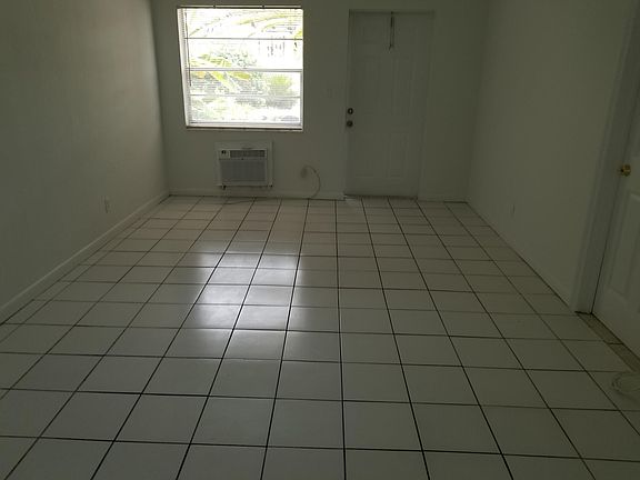 2nd image of 901 NE 16th Ave