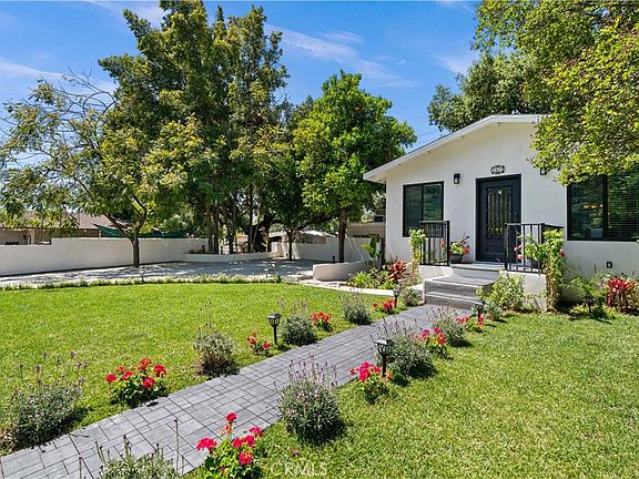 3rd image of 2427 N Verdugo Rd