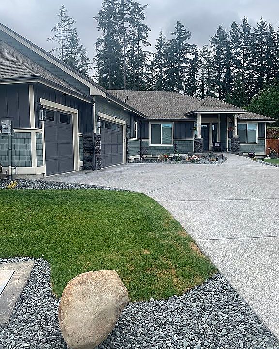 1st image of 165 Mountain Crest Ln
