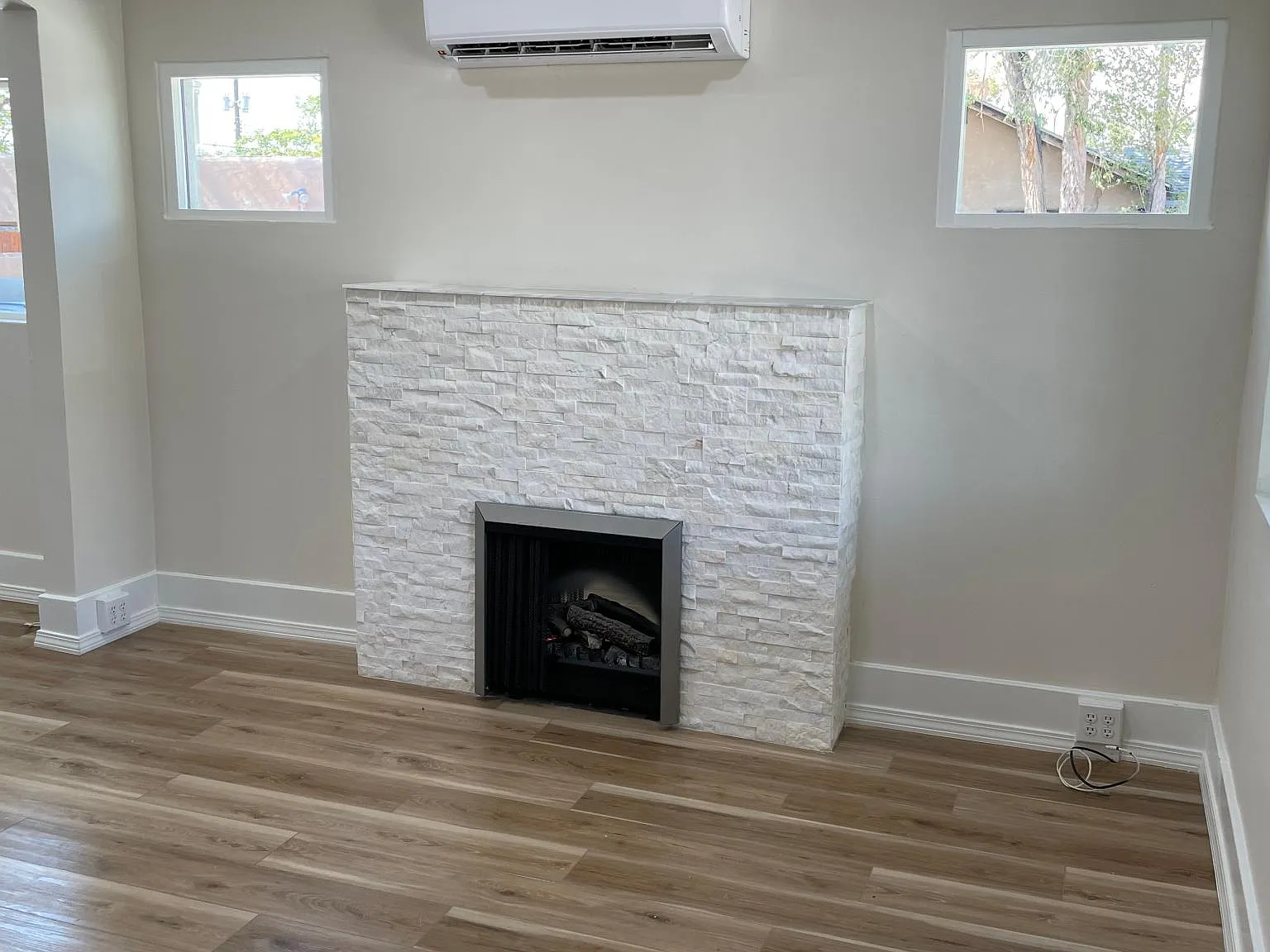 311 Stanford Dr SE — Photo 3