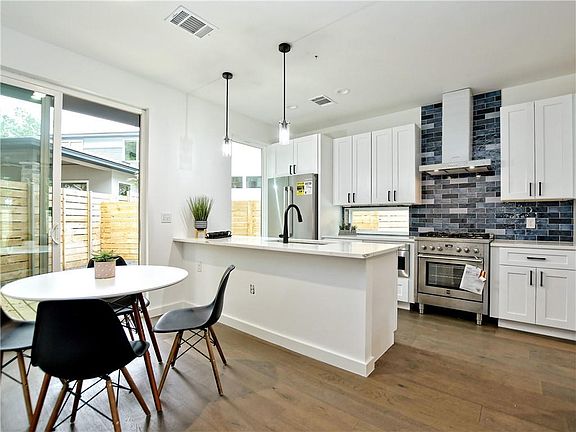 3rd image of 3314 Garden Villa Ln #B