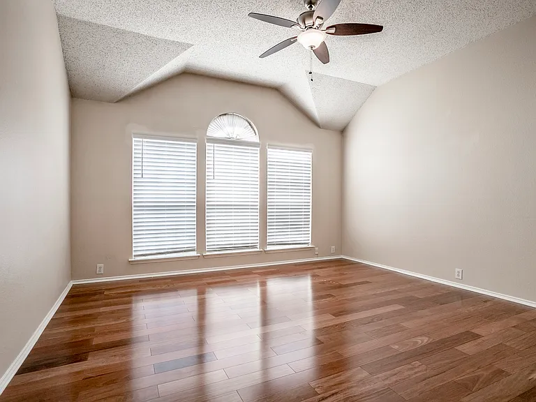 206 Meredith Ct — Photo 17