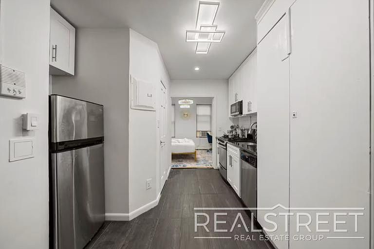 1st image of 109 Madison St APT 13