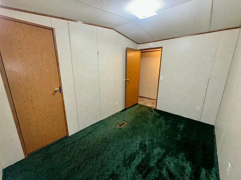 641 Bayou Dr — Photo 3