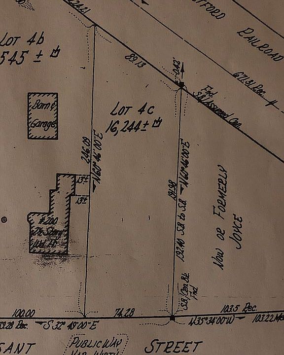 2nd image of 204 Pleasant St