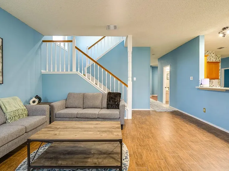 305 Indian Trail Ln — Photo 19