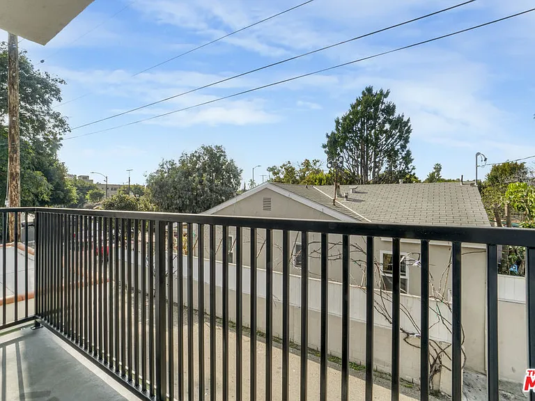 2057 2/4 S Garth Ave — Photo 16