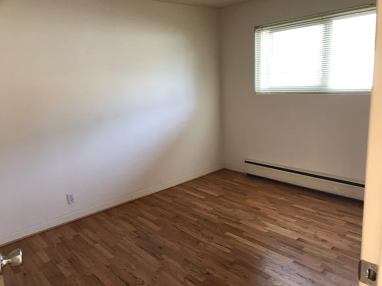 5410 Ivanhoe Pl NE #6 — Photo 9