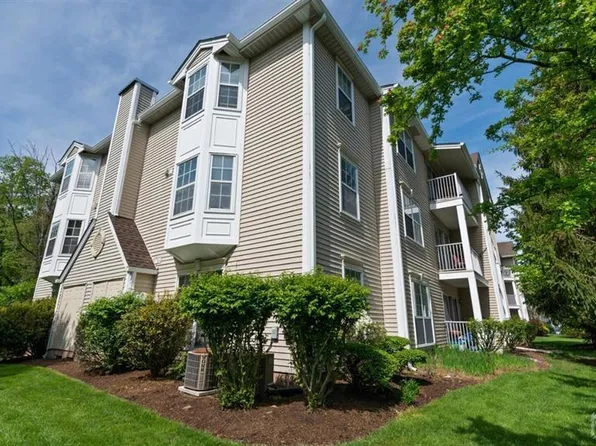 127 Rachel Ct, Franklin Park, NJ 08823