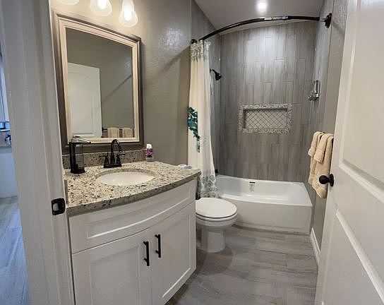 4th image of 124 Glenwood Ct #1