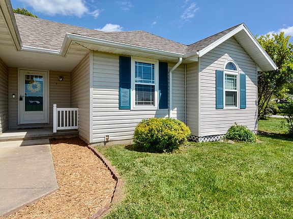 2nd image of 966 Cowan Dr