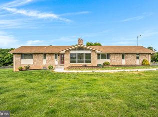 5 Sunset Dr, Hanover, PA 17331