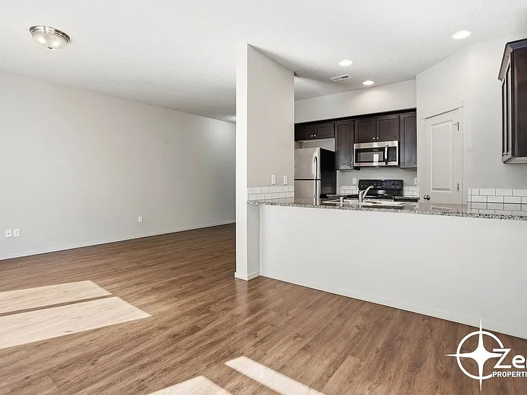 11517 NE 125th Ave — Photo 8