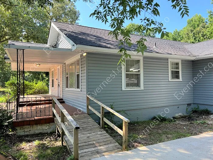 795 Heflin Ave E — Photo 2