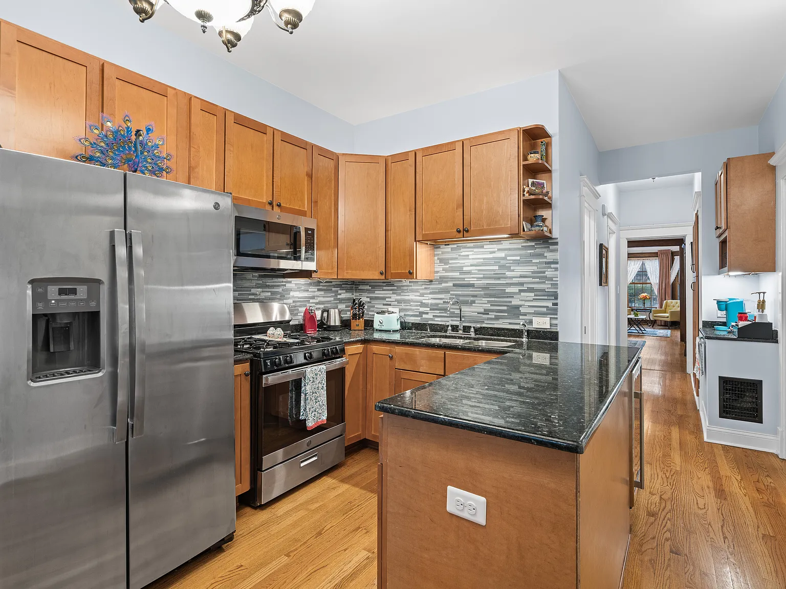 3 bed, 1450 sqft, $6,500 — Photo 3
