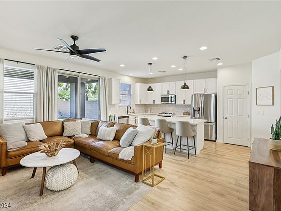 3rd image of 12529 Starry Heaven St